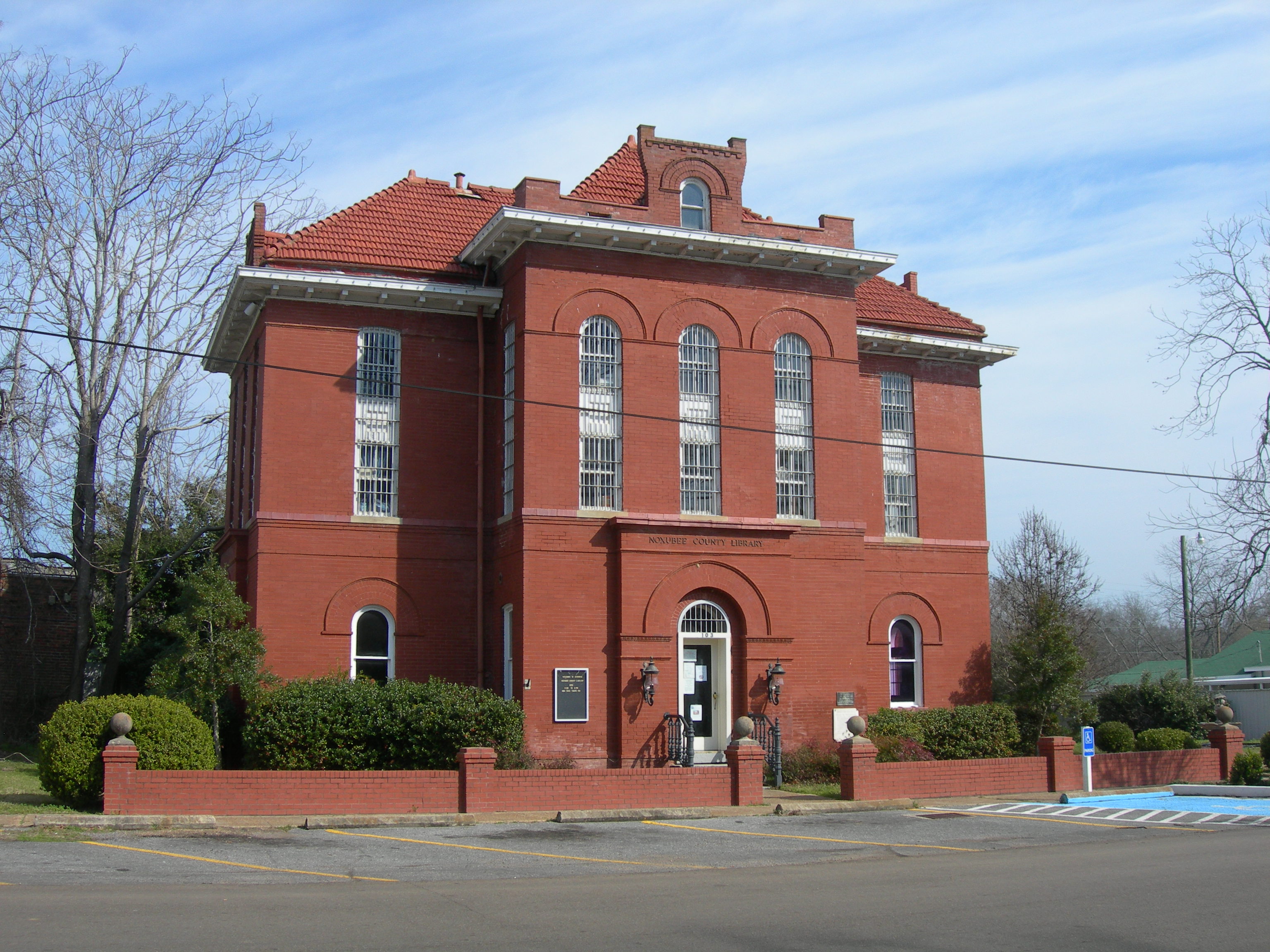 Macon Mississippi haunted Noxubee County Jail Public Library ghosts miraculous vision